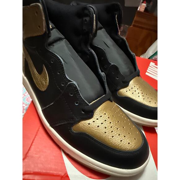 Size 11 .5 - Air Jordan 1 Retro OG High Black Gold main image 4